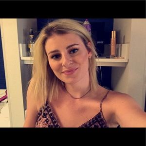 Meet your Posher, Emily